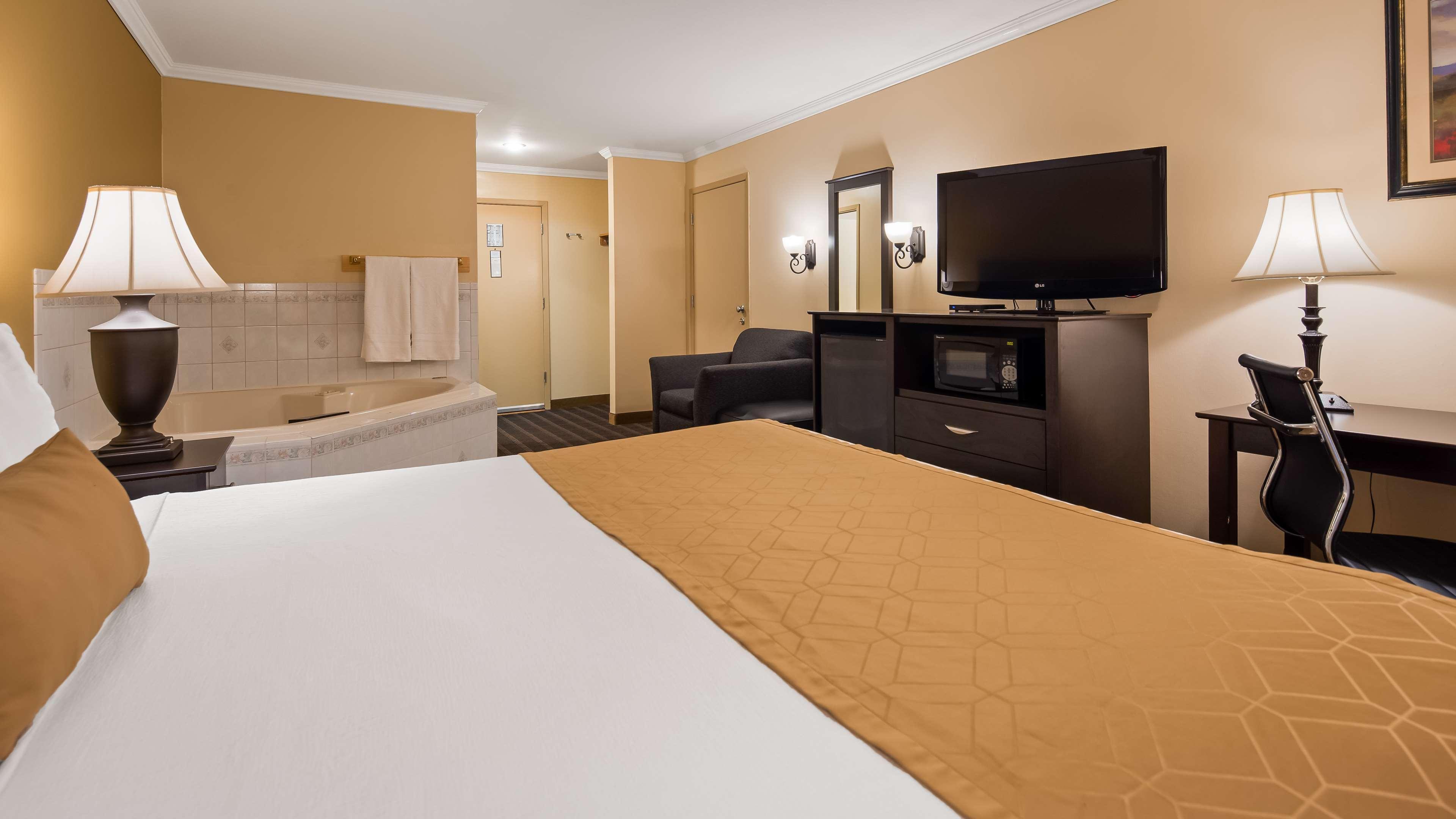 אונטריו Best Western Inn & Suites מראה חיצוני תמונה