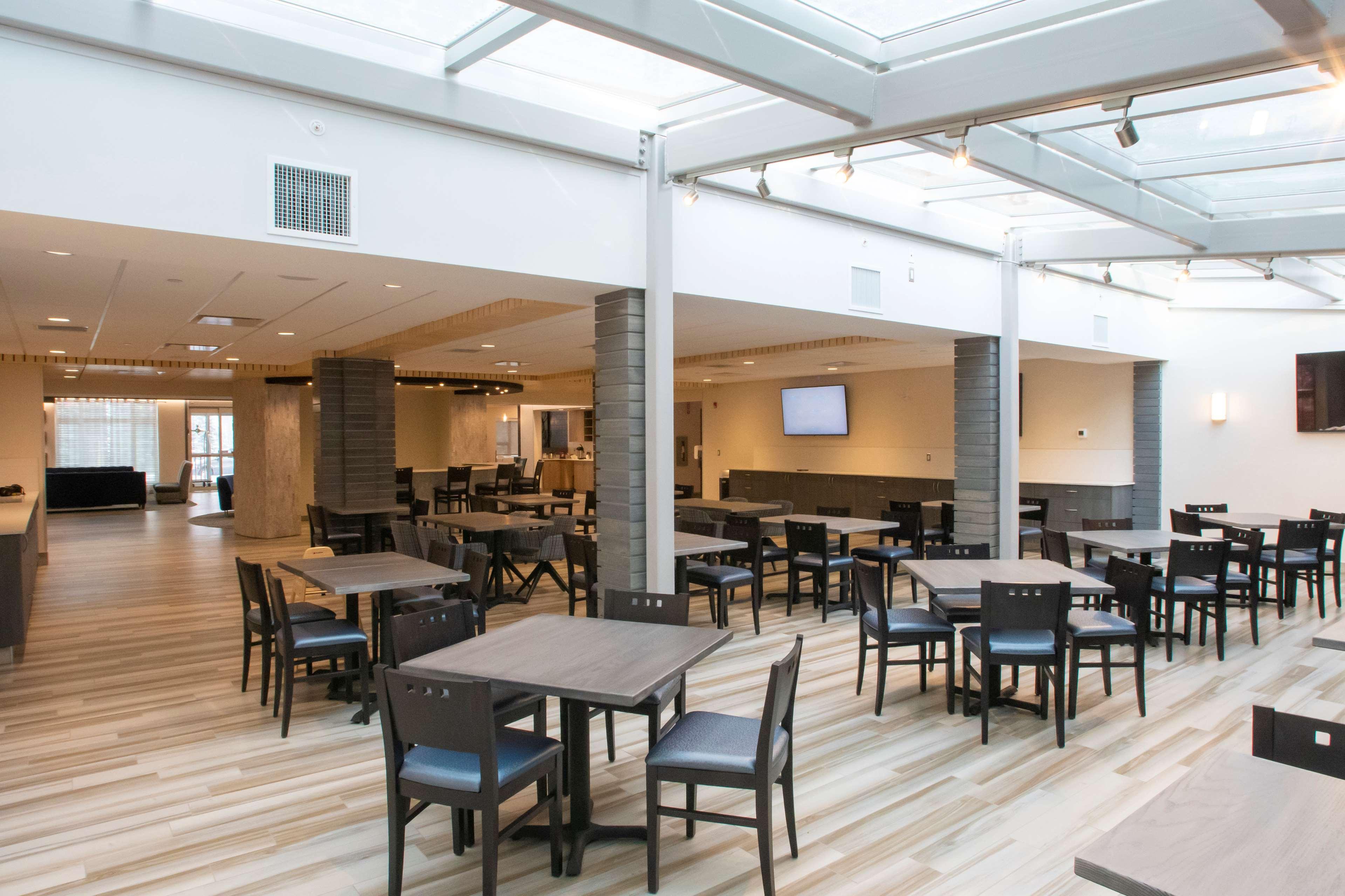 אונטריו Best Western Inn & Suites מראה חיצוני תמונה